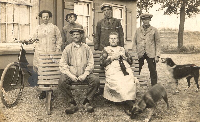 Familie Leendert Hofman circa 1920
